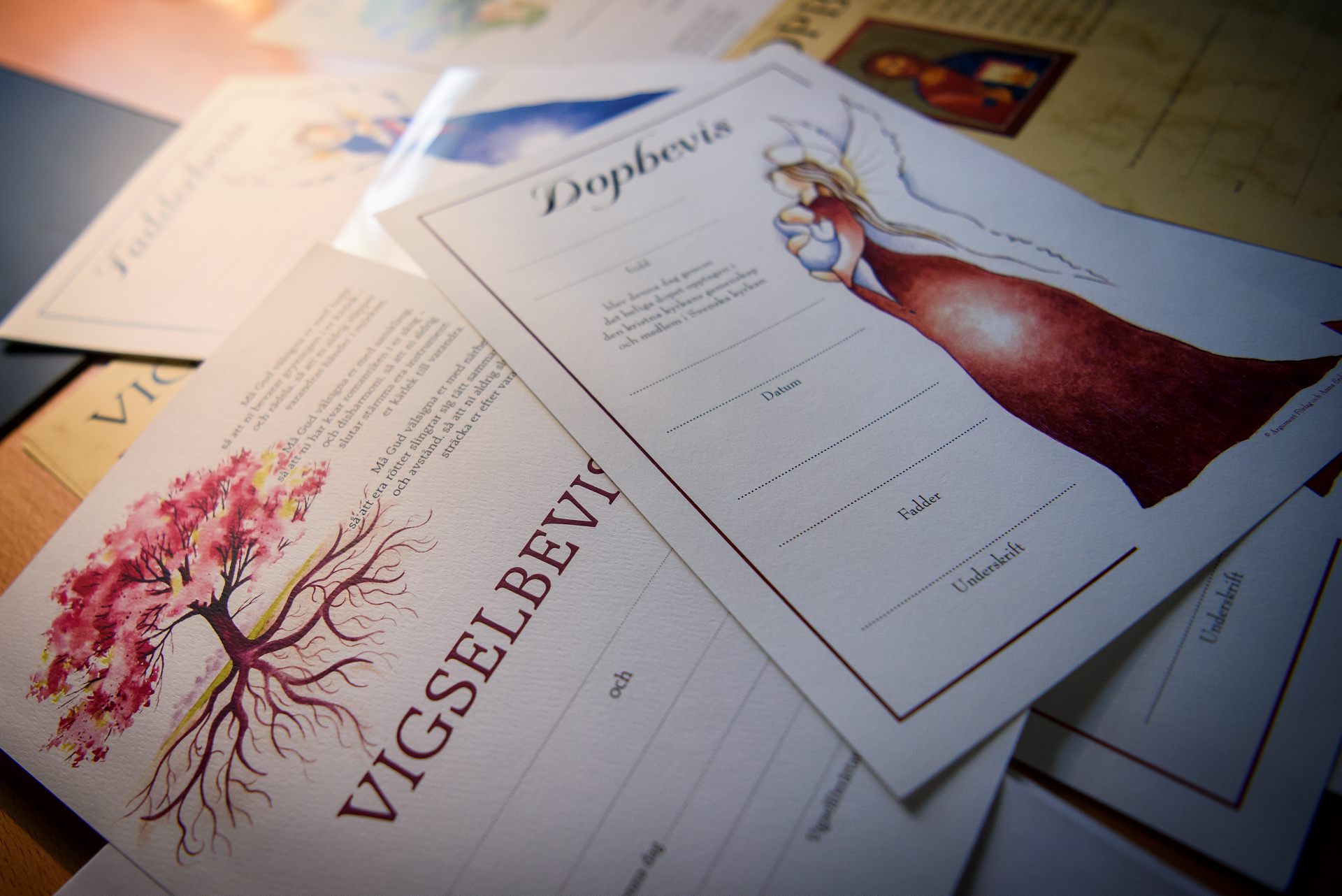 Vigselbevis och dopbevis som ska fyllas i. 