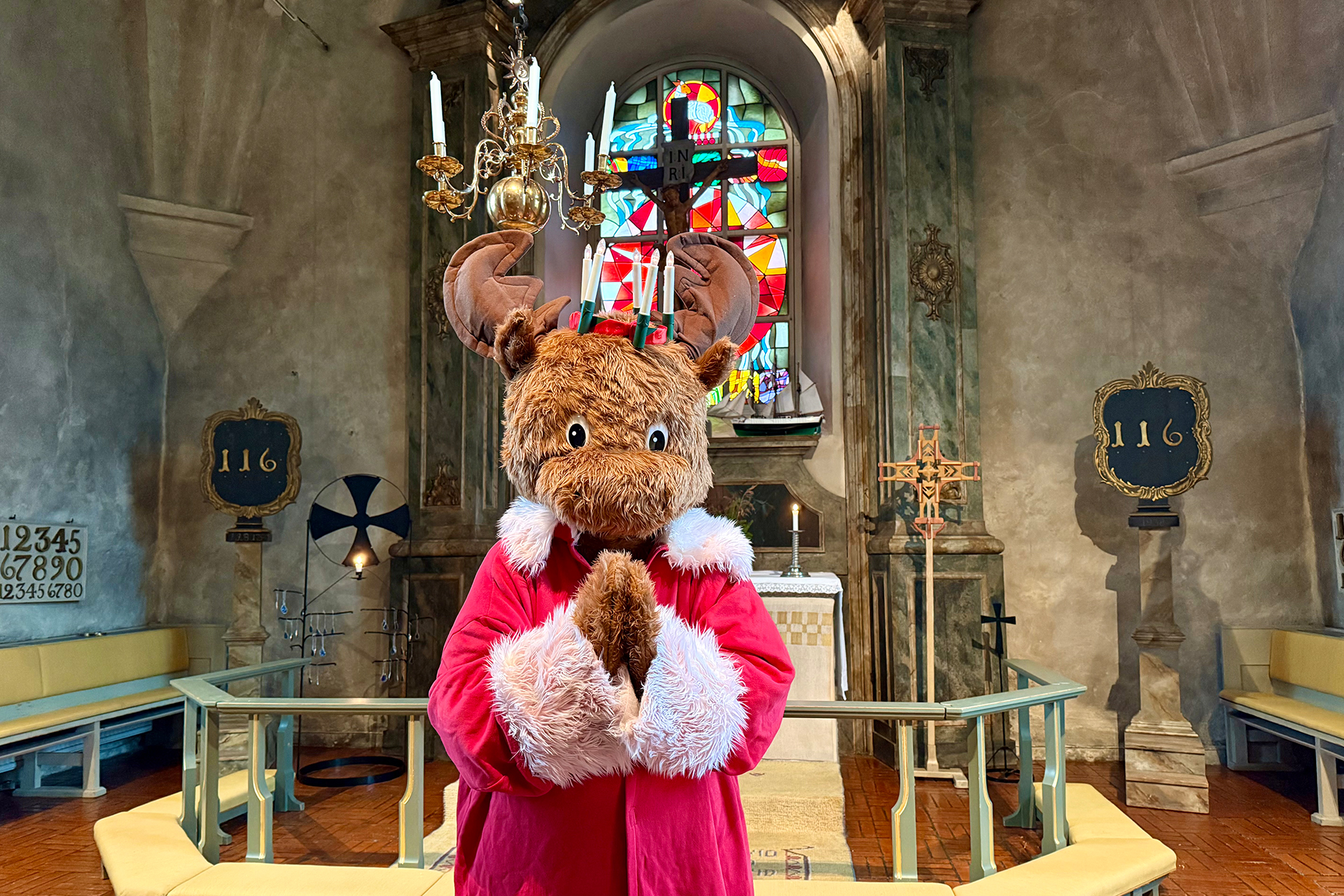 Älgen önskar dig en fridfull advent och God Jul!