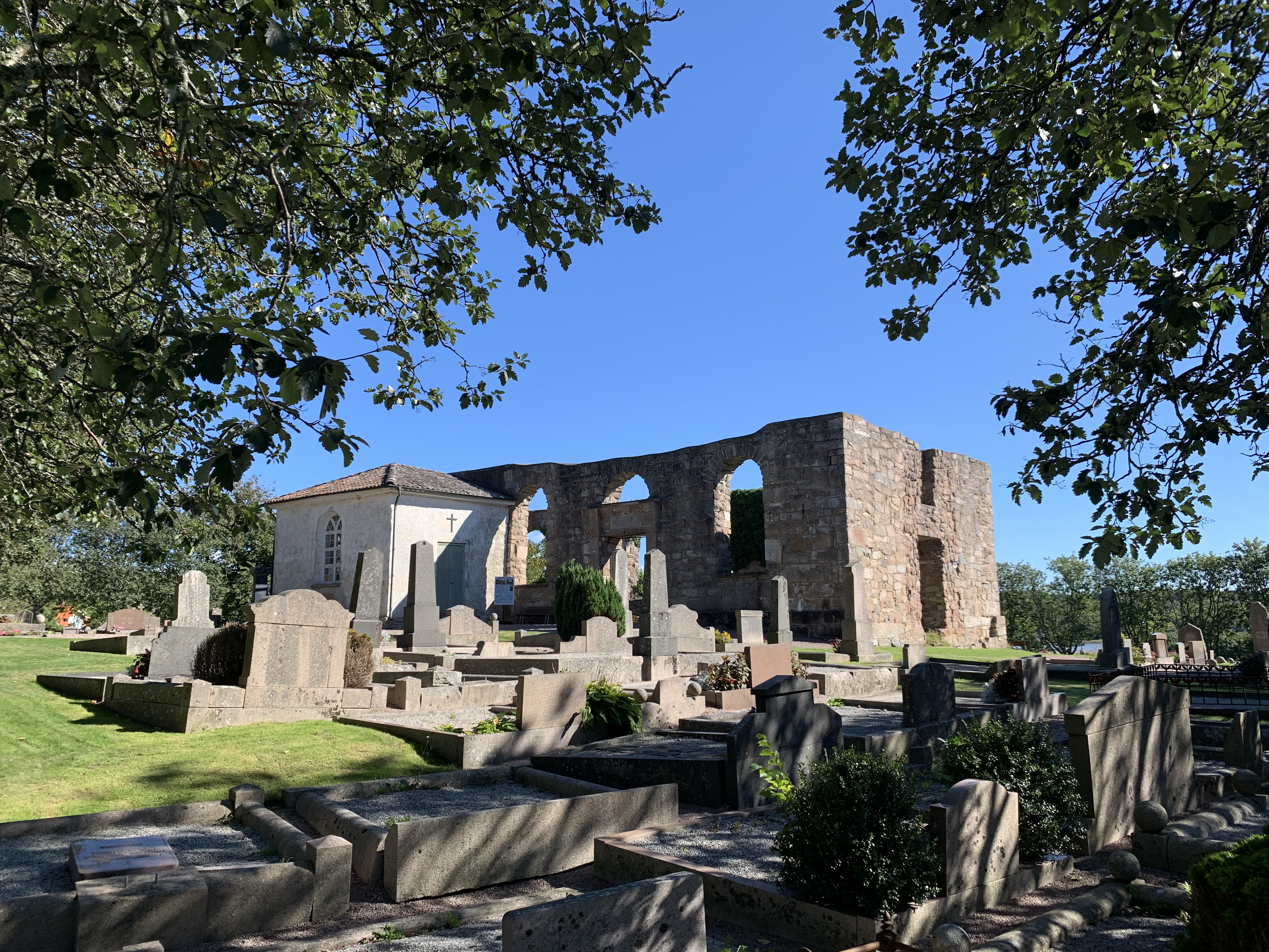 Gravplats vid Lyse kyrkoruin