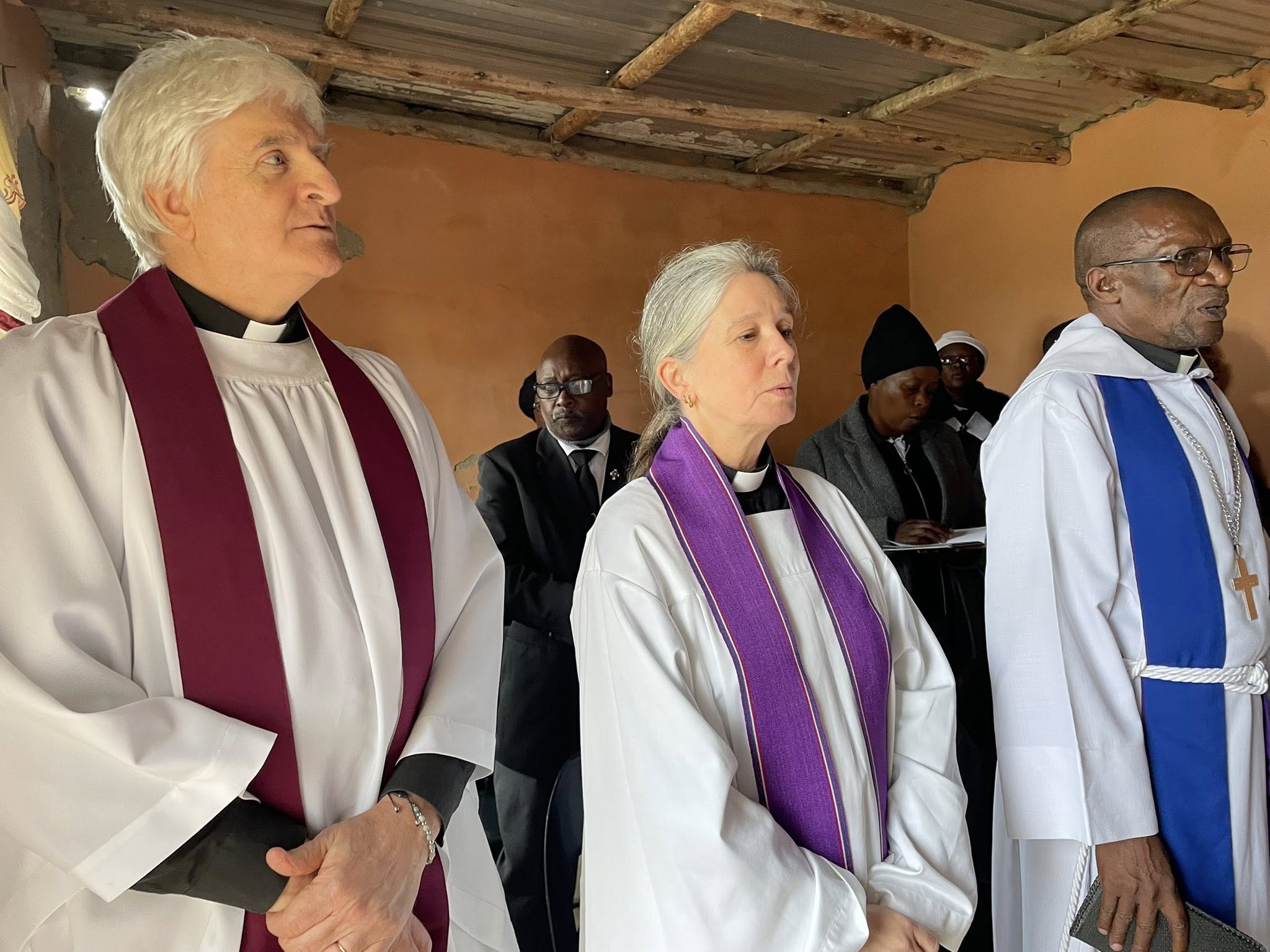 Stiftsadjunkt Anders Stenbäck och Cecilia Nyholm, enhetschef för församlingsutvecklingsenheten, på