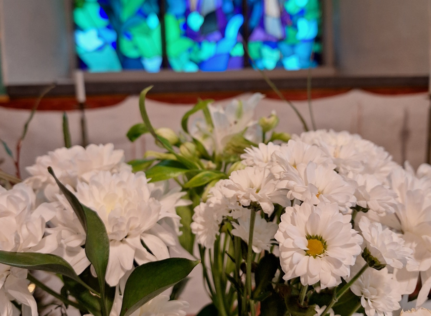 Altarblommor Backens kyrka