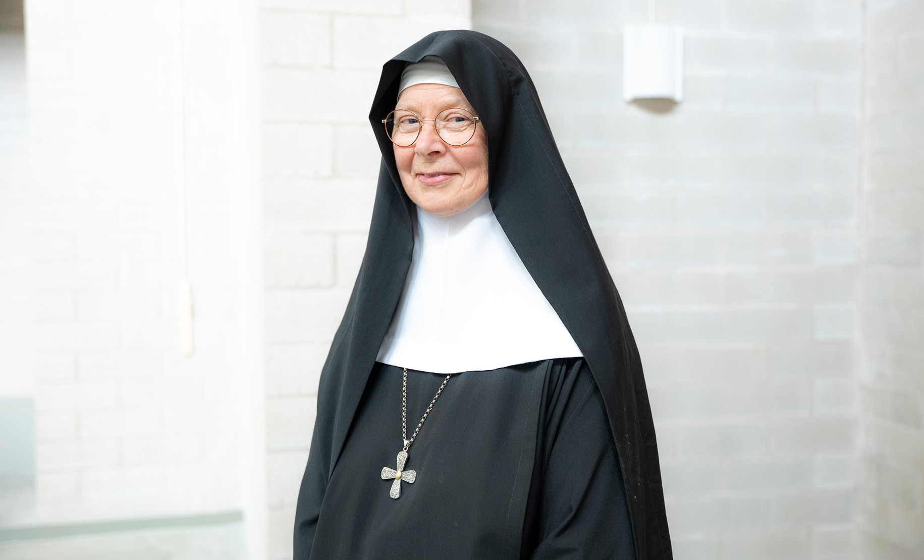 Nunna med leende