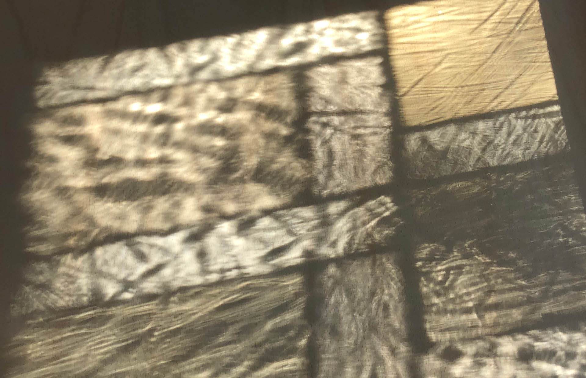 Rutformat mönster, en aning mörkt.