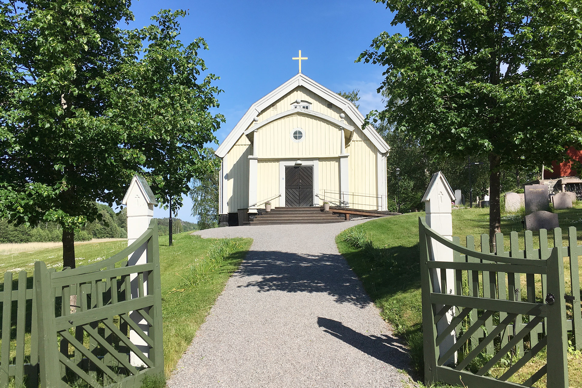 Ingarö kyrka