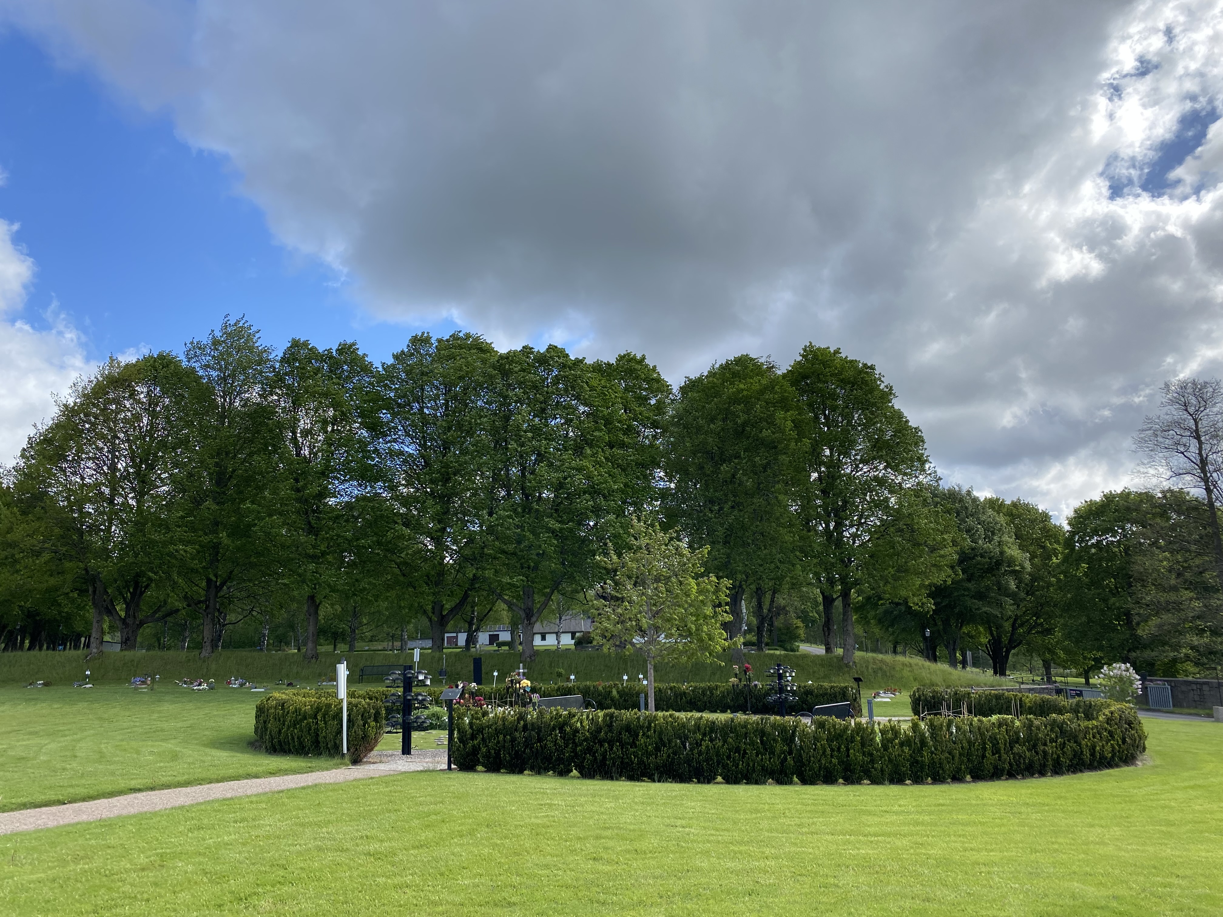 Entrén, Östra kyrkogården