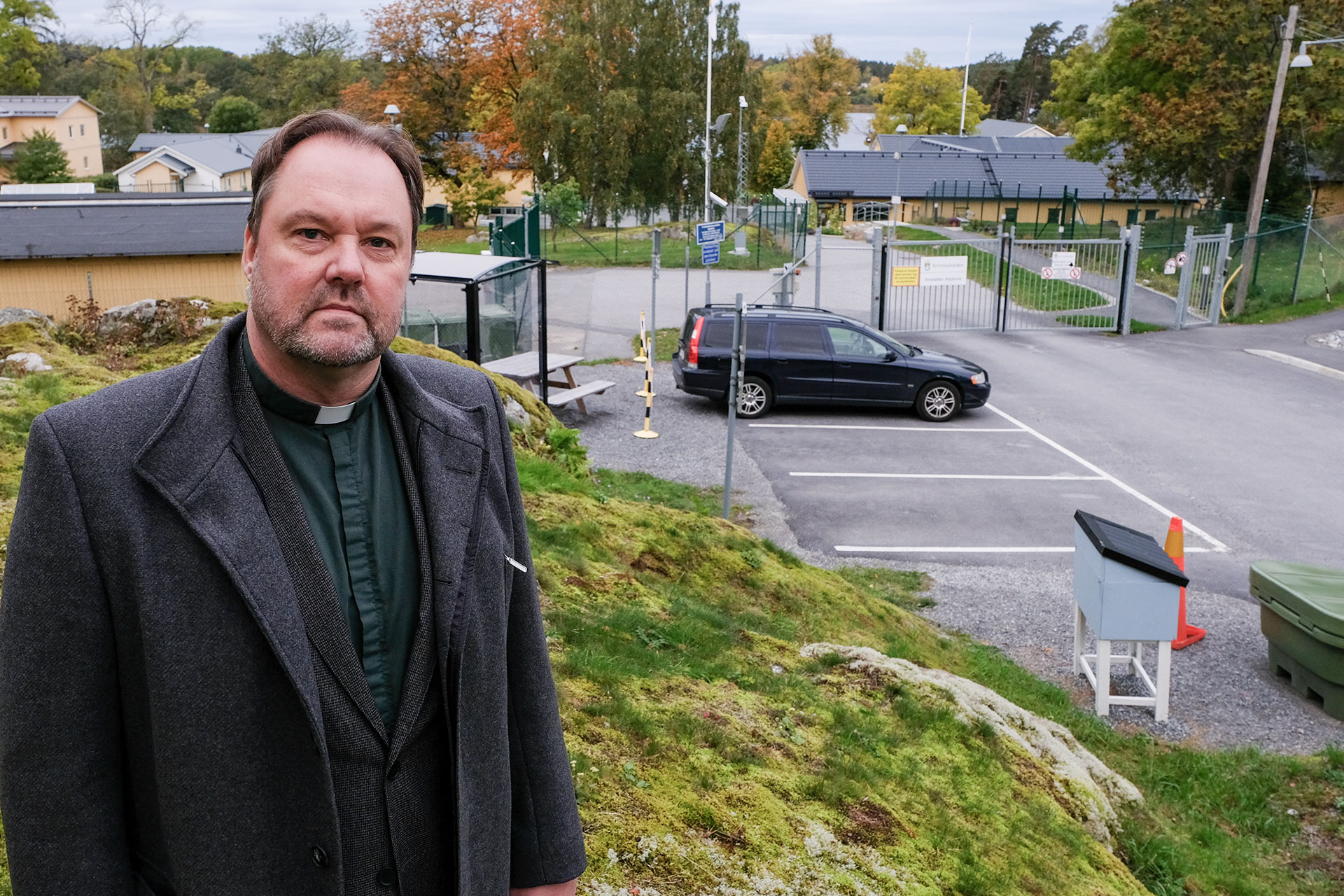 Thomas Nilsson utanför anstalten Asptuna