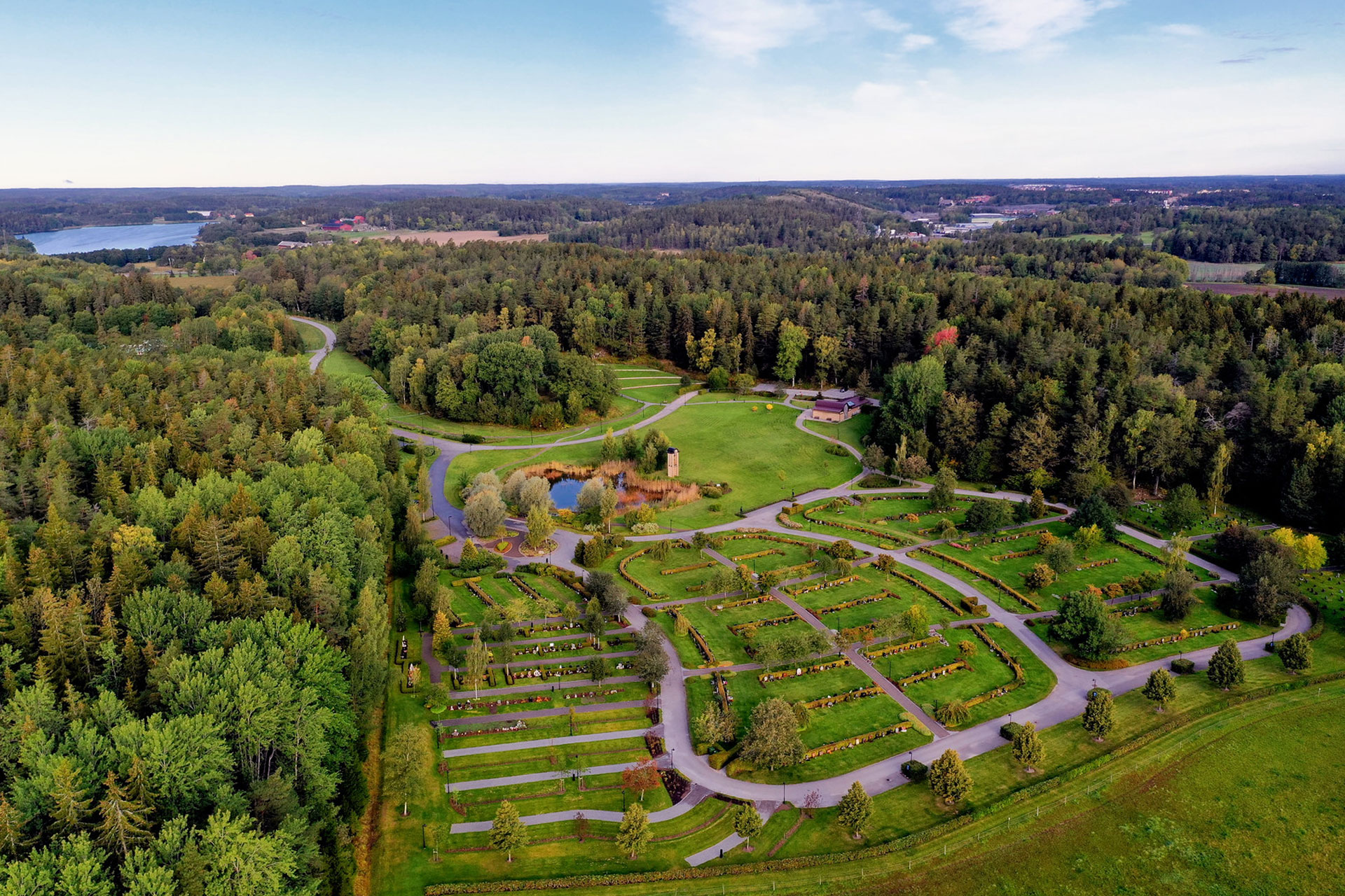 Lilla Dalens begravningsplats. Gränsen till Hagen går längst ner i bilden.