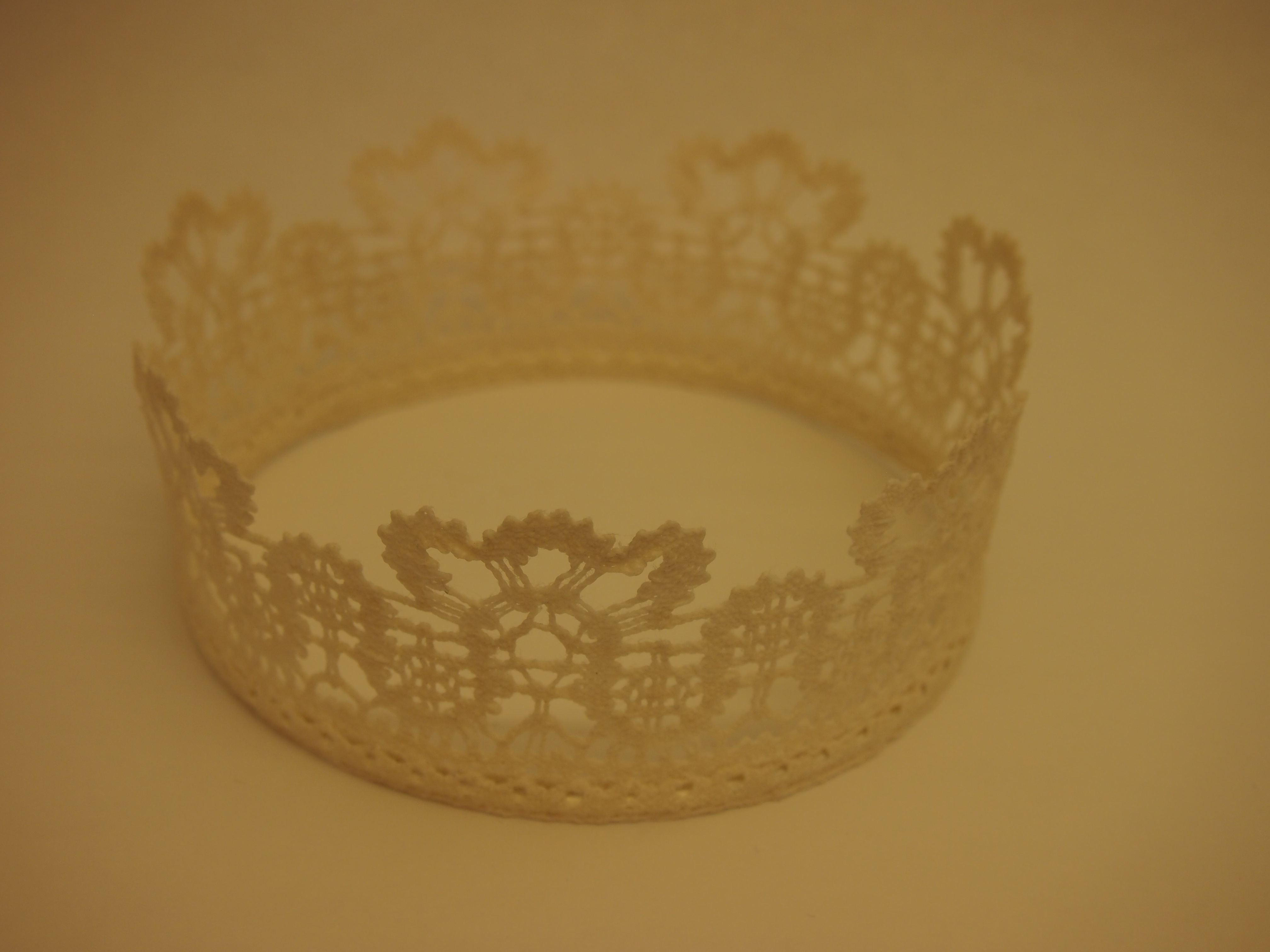 Knypplad brudkrona, Valla kyrka