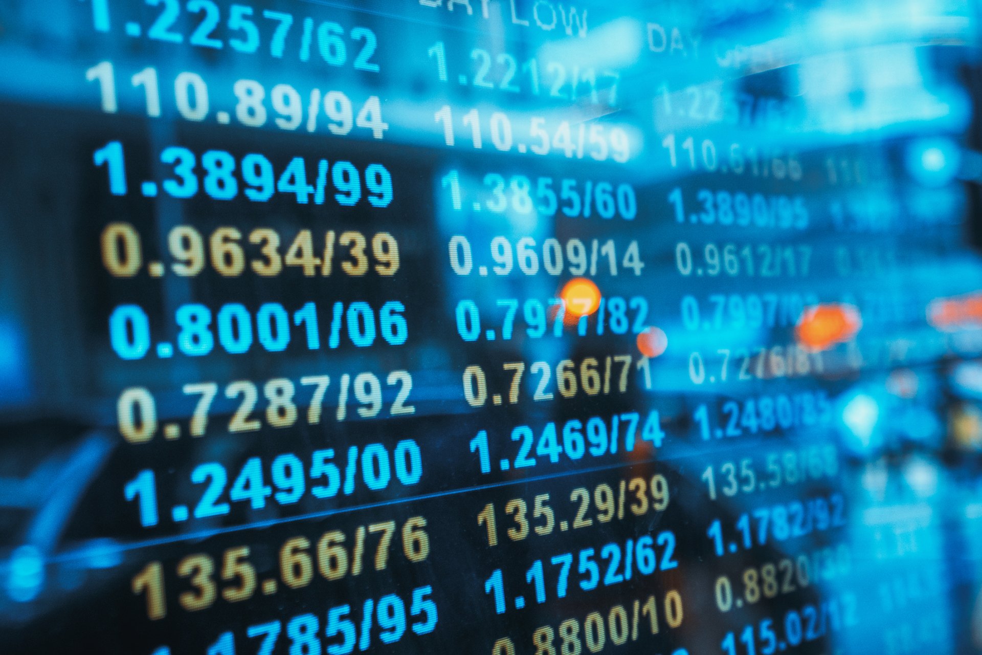 Massa tal med decimaler syns på en skärm.
