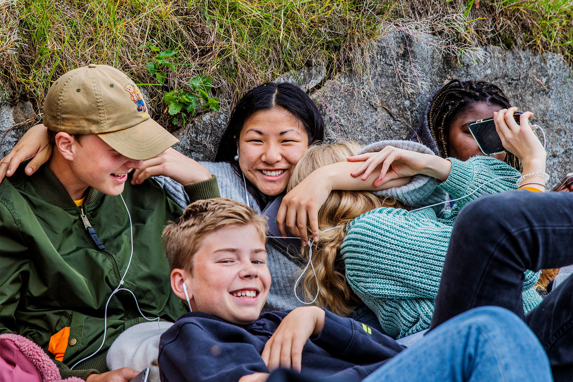 Ungdomar på konfirmationsläger.