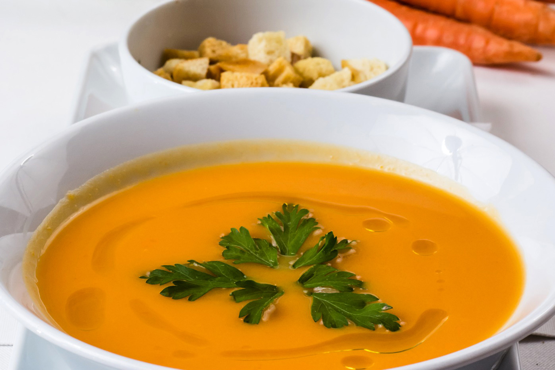 en tallrik med soppa